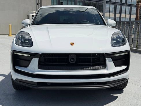 Certified 2026 Porsche Macan AWD/4WD image 10