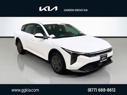New 2025 Kia K4 LX
