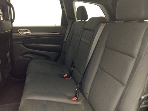 Used 2017 Jeep Grand Cherokee Laredo w/ Quick Order Package 2BE RWD image 18