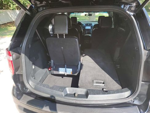 Used 2018 Ford Explorer XLT w/ Equipment Group 202A image 34