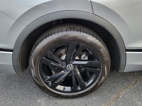 Certified 2024 Volkswagen Tiguan SE R-Line image 12