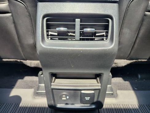 Used 2021 Ford Edge SEL w/ Convenience Package image 18