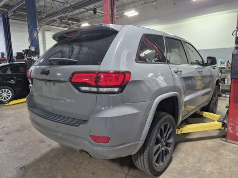 Used 2022 Jeep Grand Cherokee Laredo X AWD/4WD image 16