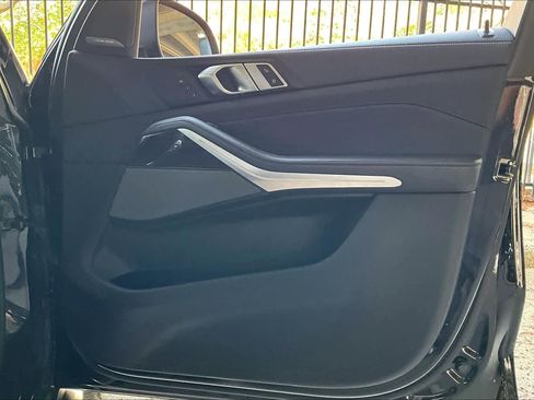 Used 2025 BMW X7 xDrive40i image 23