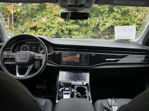 Used 2019 Audi Q8 Prestige image 9