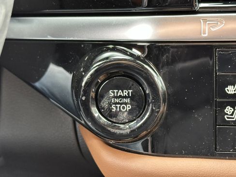 New 2026 Nissan Pathfinder Platinum AWD/4WD image 33