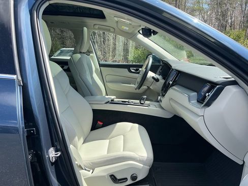 Certified 2023 Volvo XC60 B5 Core w/ Climate Package AWD/4WD image 30