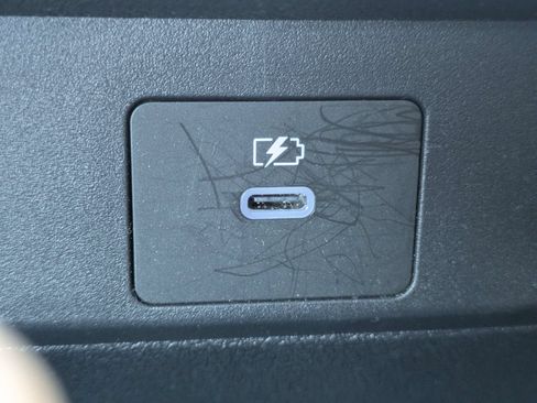 Used 2026 Nissan Sentra SR w/ Floor Mat Package FWD image 8