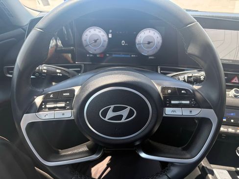 Used 2025 Hyundai Elantra Limited FWD image 26