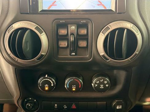 Used 2016 Jeep Wrangler Unlimited Sport w/ Quick Order Package 24S AWD/4WD image 13