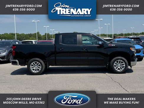 Used 2022 Chevrolet Silverado 1500 LT AWD/4WD image 1