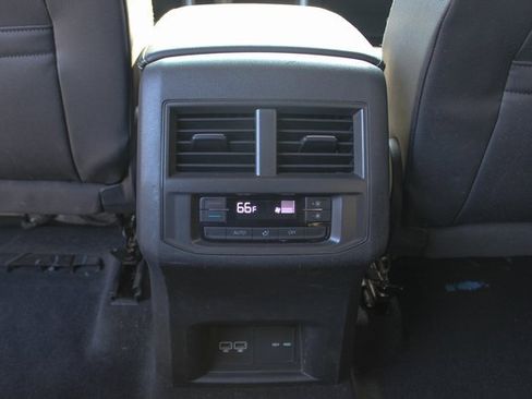 Used 2021 Volkswagen Atlas SE w/ Towing Package image 35