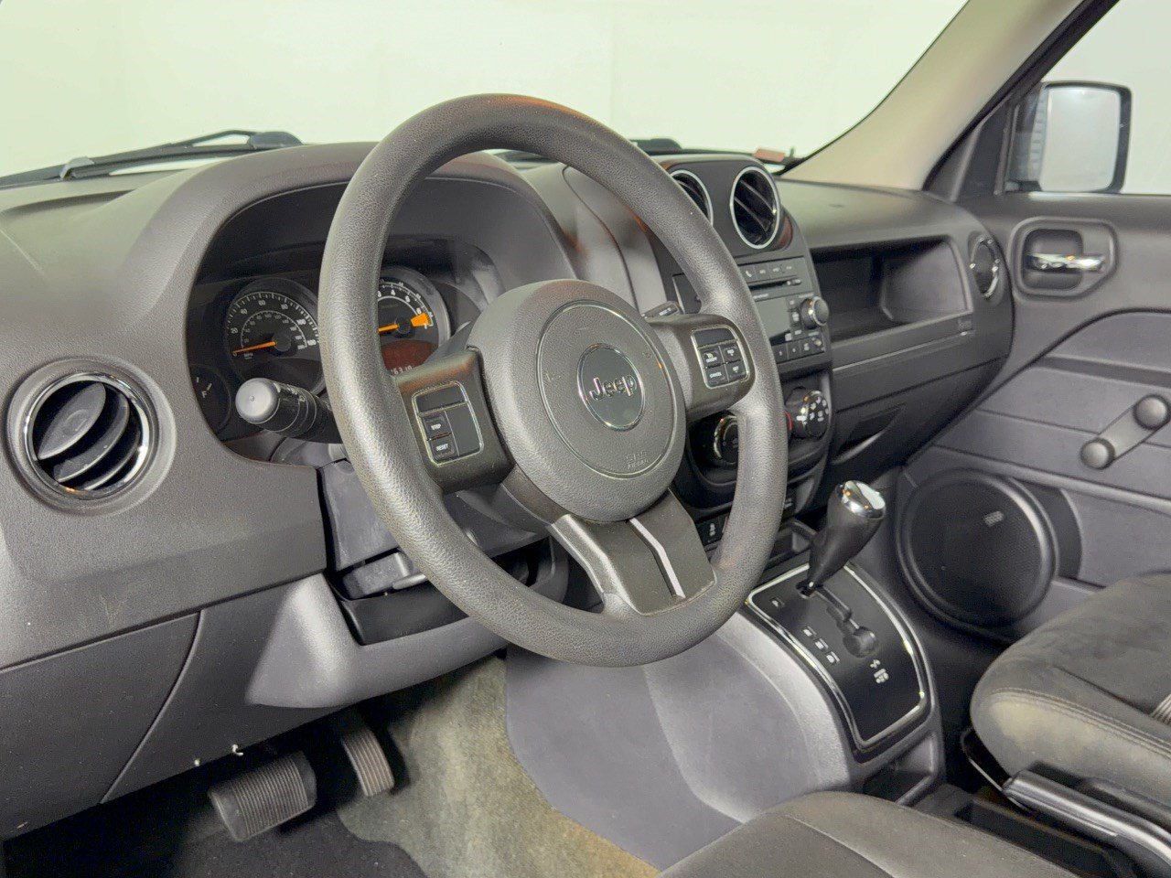Used 2016 Jeep Patriot Sport FWD image 4