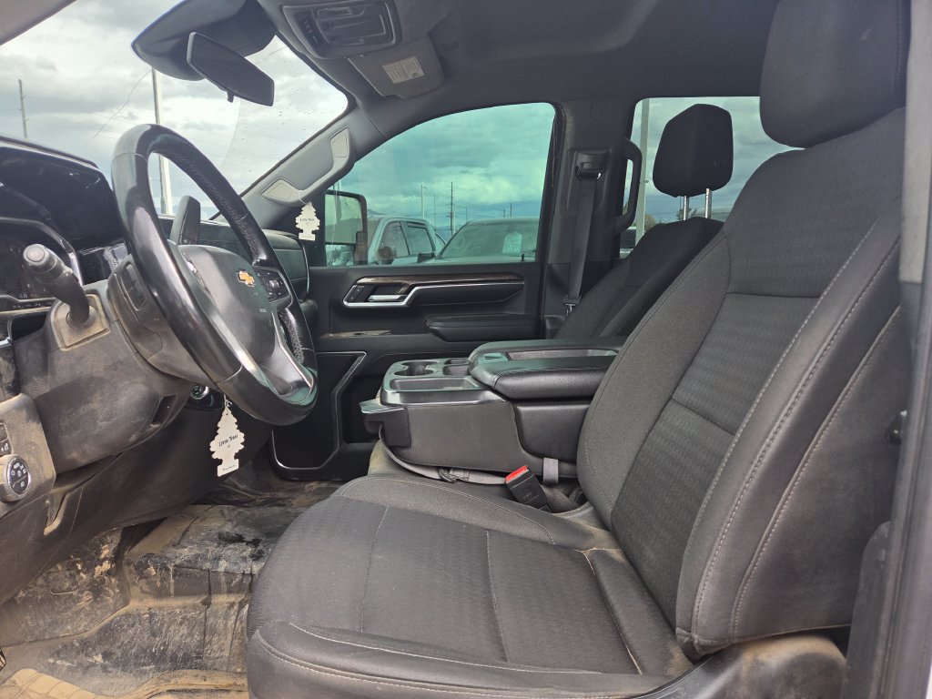 Used 2024 Chevrolet Silverado 2500 LT w/ Convenience Package AWD/4WD image 4