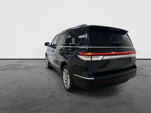 Used 2024 Lincoln Navigator Reserve AWD/4WD image 2