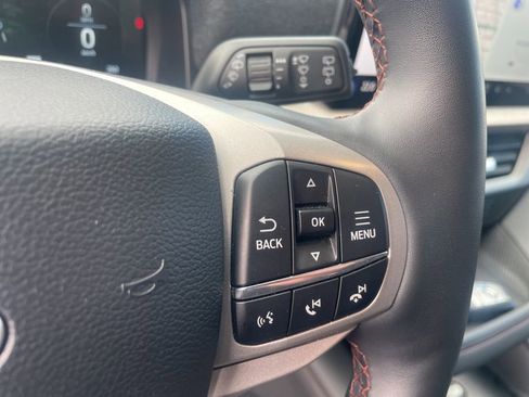 Used 2025 Ford Explorer Active image 15