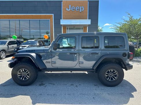 Used 2025 Jeep Wrangler Unlimited Sport AWD/4WD image 10