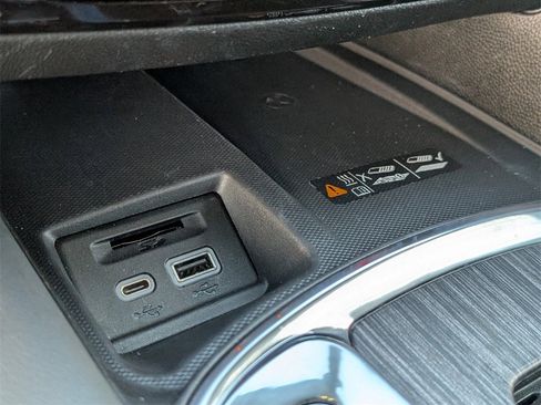 Used 2024 Buick Enclave Avenir image 31