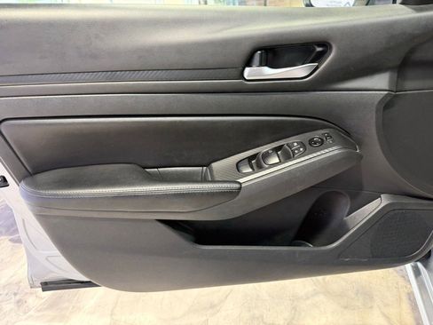 Used 2024 Nissan Altima 2.5 SV image 26