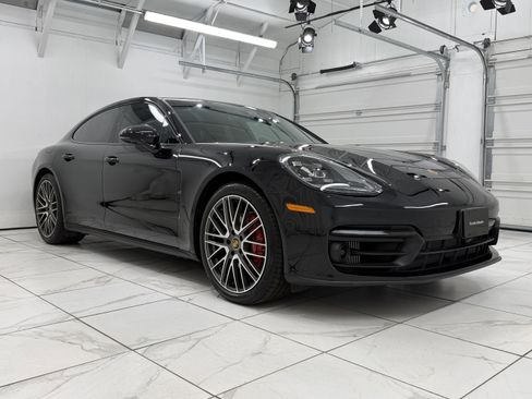 Certified 2023 Porsche Panamera 4 Platinum Edition AWD/4WD image 9