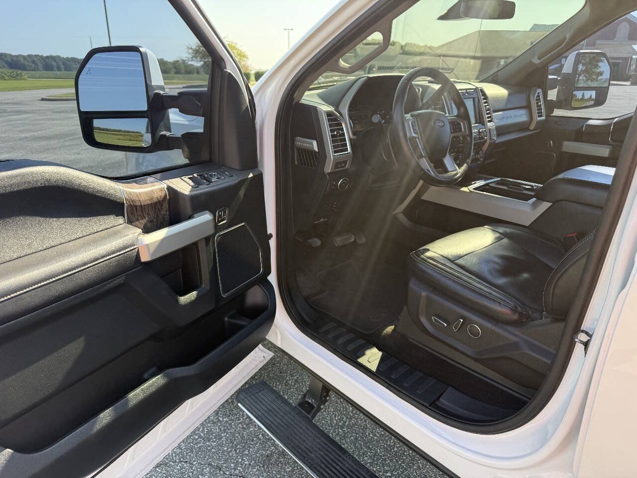 Used 2017 Ford F350 Lariat w/ Lariat Ultimate Package AWD/4WD image 13