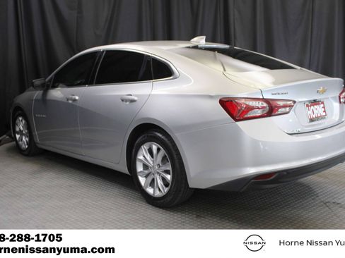 Used 2021 Chevrolet Malibu LT FWD image 15