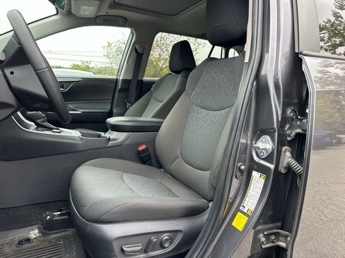 Used 2024 Toyota RAV4 XLE w/ Convenience Package AWD/4WD image 9