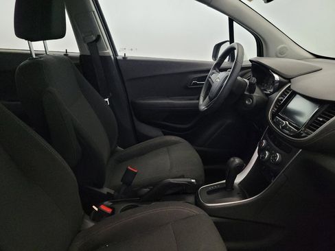 Used 2017 Chevrolet Trax LS AWD/4WD image 21