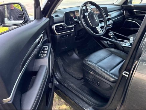Used 2024 Kia Telluride S AWD/4WD image 9