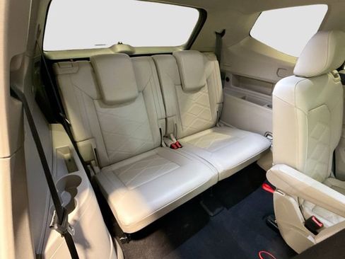 Used 2025 Volkswagen Atlas SE image 20