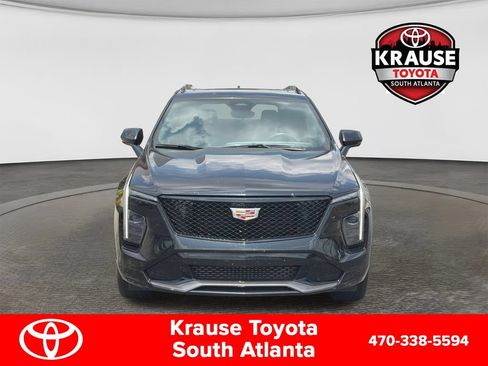 Used 2025 Cadillac XT4 Sport FWD image 2