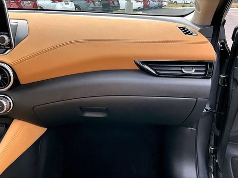 Used 2023 Nissan Sentra SV w/ SV Premium Package image 18