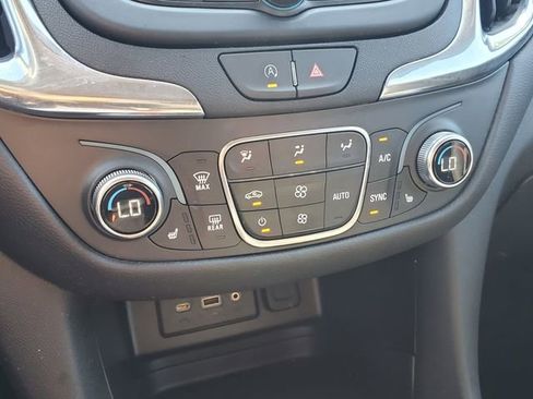 Certified 2023 Chevrolet Equinox LT FWD image 33