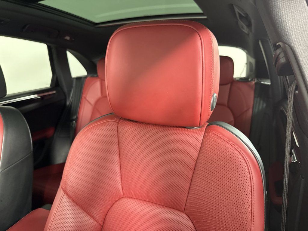 Certified 2021 Porsche Macan AWD/4WD image 41
