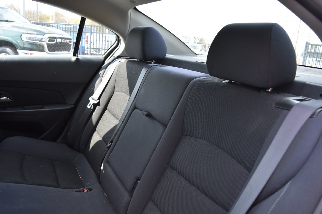 Used 2016 Chevrolet Cruze LT FWD image 10