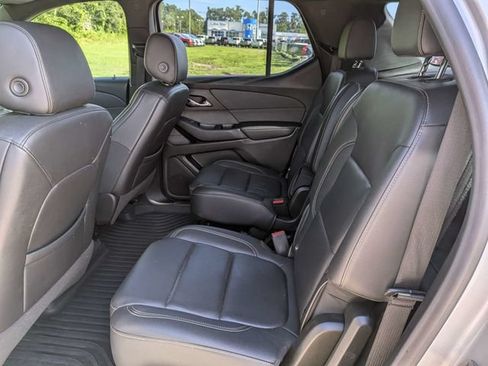 Used 2022 Chevrolet Traverse LT AWD/4WD image 13