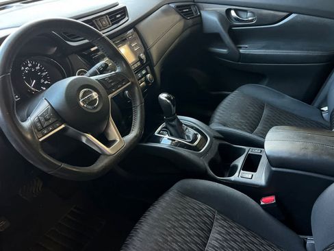 Used 2017 Nissan Rogue SV FWD image 14