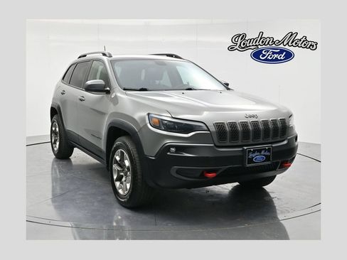 Used 2019 Jeep Cherokee Trailhawk w/ Cold Weather Group AWD/4WD image 1