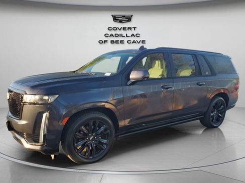 Certified 2023 Cadillac Escalade ESV Sport w/ Touring Package image 4