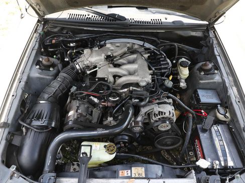 Used 2002 Ford Mustang Premium RWD image 40
