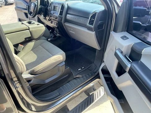 Used 2017 Ford F250 XLT AWD/4WD image 8