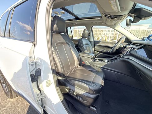 Used 2023 Jeep Grand Cherokee 4WD 4xe image 25