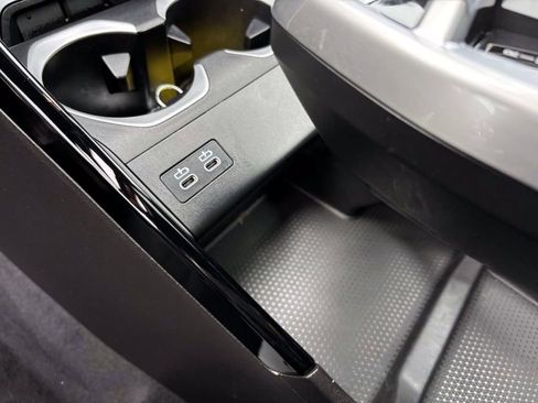 Certified 2025 BMW X1 xDrive28i w/ Premium Package image 25