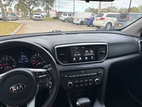 Used 2021 Kia Sportage LX FWD image 32