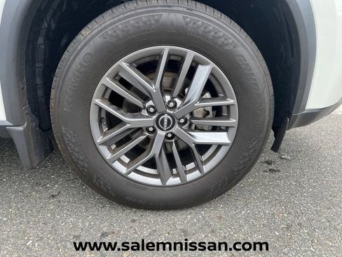 Used 2023 Nissan Rogue S AWD/4WD image 24