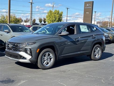 New 2026 Hyundai Tucson SE image 2