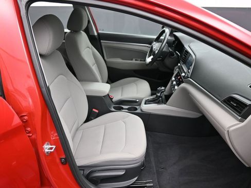 Used 2020 Hyundai Elantra Value Edition image 25