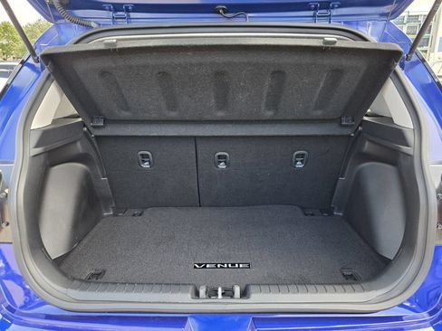 Certified 2025 Hyundai Venue Limited FWD image 13