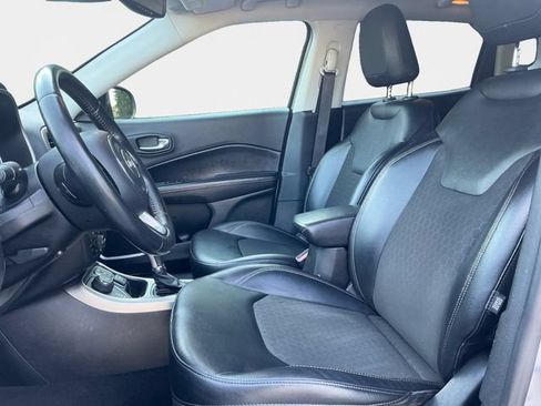 Used 2017 Jeep Compass Latitude w/ Popular Equipment Group AWD/4WD image 11