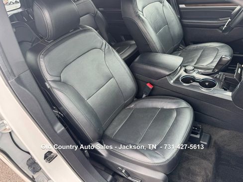 Used 2017 Ford Explorer Limited w/ Equipment Group 301A AWD/4WD image 25
